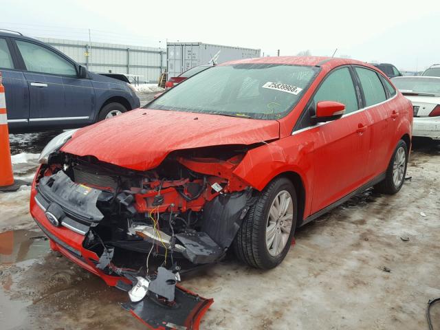 1FAHP3H2XCL175743 - 2012 FORD FOCUS SEL RED photo 2