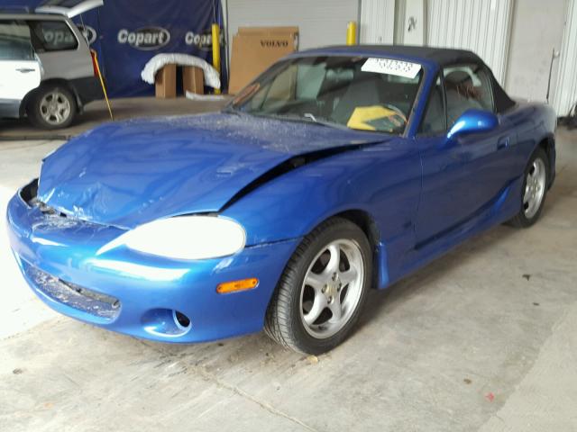 JM1NB353920223869 - 2002 MAZDA MX-5 MIATA BLUE photo 2