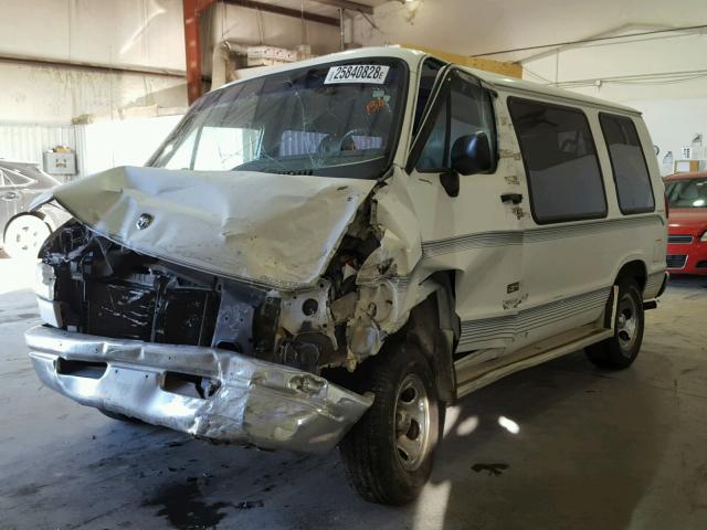 2B6HB21X0VK601830 - 1997 DODGE RAM VAN B2 WHITE photo 2