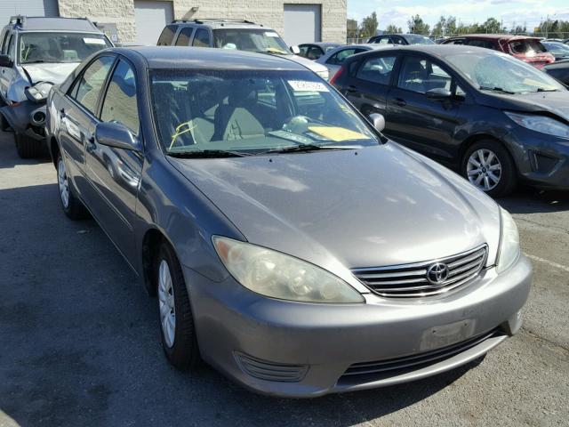 4T1BE30K95U557675 - 2005 TOYOTA CAMRY LE CHARCOAL photo 1