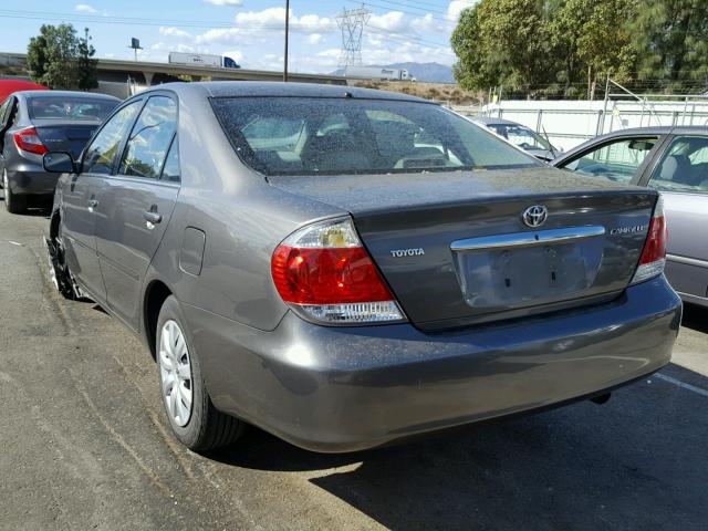 4T1BE30K95U557675 - 2005 TOYOTA CAMRY LE CHARCOAL photo 3