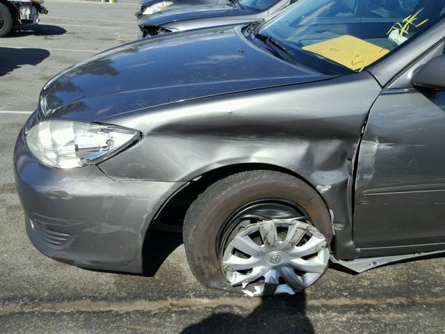 4T1BE30K95U557675 - 2005 TOYOTA CAMRY LE CHARCOAL photo 9