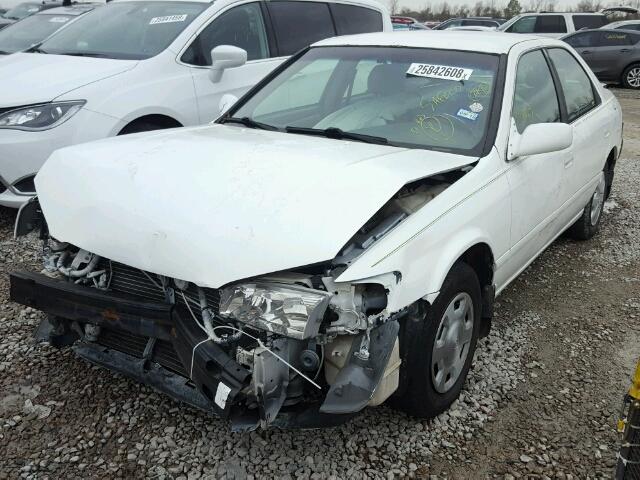 4T1BG22K0YU932729 - 2000 TOYOTA CAMRY CE WHITE photo 2