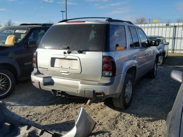 1GNDS13S952337641 - 2005 CHEVROLET TRAILBLAZE SILVER photo 4