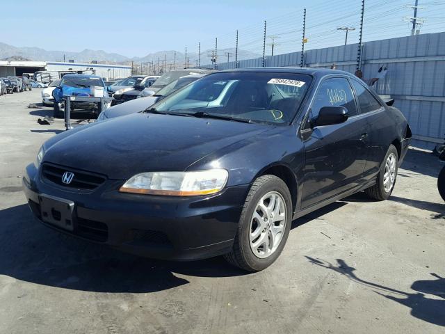 1HGCG22501A013695 - 2001 HONDA ACCORD EX BLACK photo 2