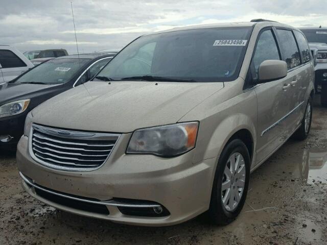 2C4RC1BG0GR205462 - 2016 CHRYSLER TOWN & COU GOLD photo 2