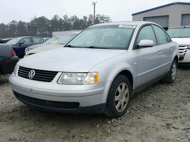 WVWMA23B7YP361106 - 2000 VOLKSWAGEN PASSAT GLS GRAY photo 2