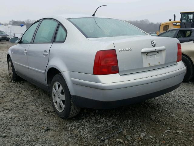 WVWMA23B7YP361106 - 2000 VOLKSWAGEN PASSAT GLS GRAY photo 3