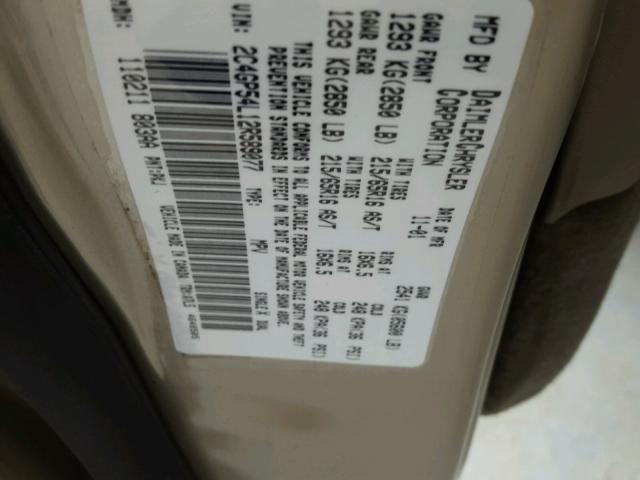 2C4GP54L12R589077 - 2002 CHRYSLER TOWN & COU BROWN photo 10