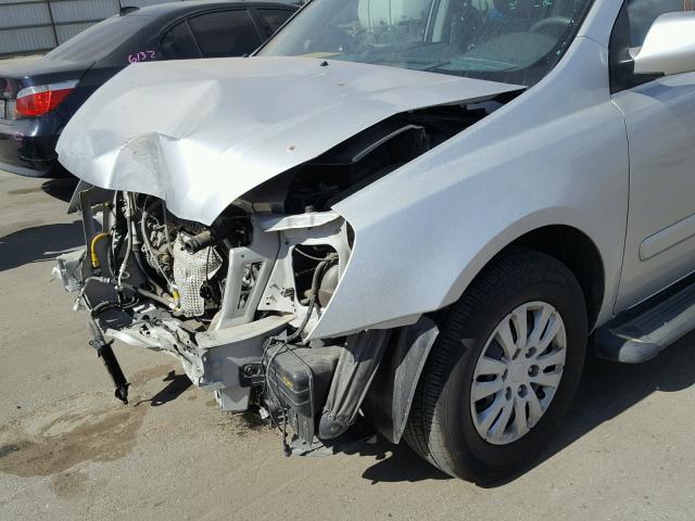 KNDMG4C73E6543246 - 2014 KIA SEDONA LX SILVER photo 9