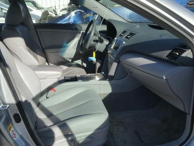 JTNBB46K173007272 - 2007 TOYOTA CAMRY NEW SILVER photo 5