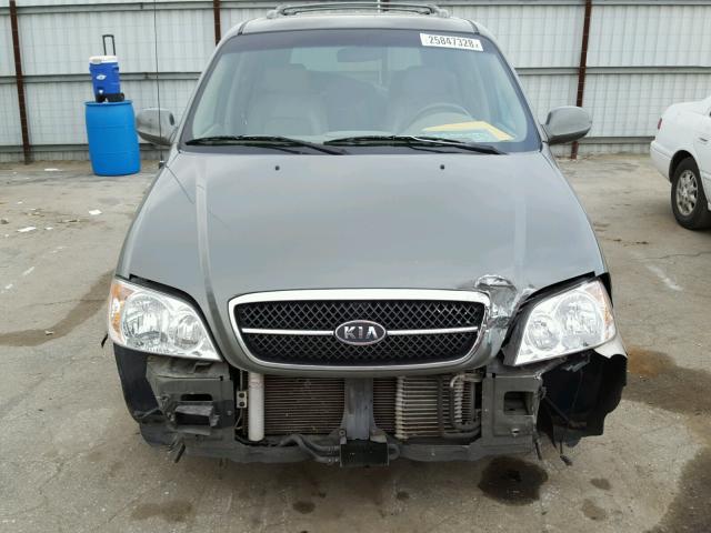 KNDUP132356638103 - 2005 KIA SEDONA EX GREEN photo 9