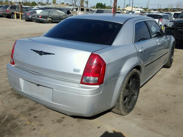 2C3KA53G36H431730 - 2006 CHRYSLER 300 TOURIN SILVER photo 4