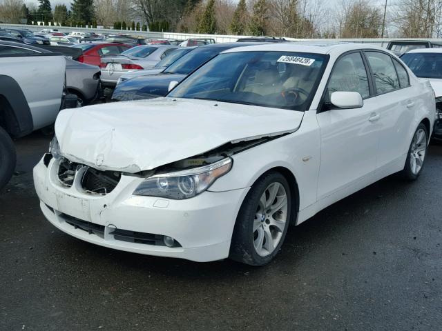 WBANB33575B115910 - 2005 BMW 545 I WHITE photo 2