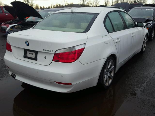 WBANB33575B115910 - 2005 BMW 545 I WHITE photo 4