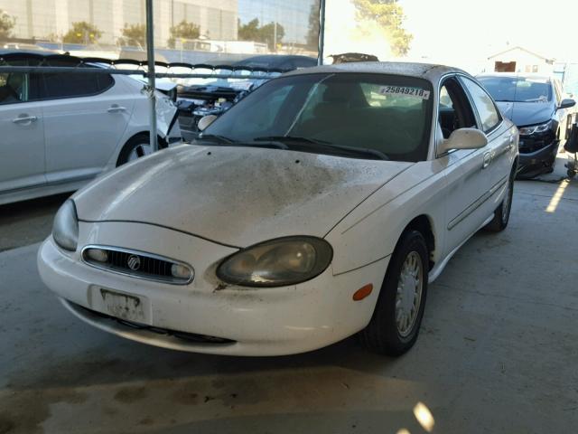 1MEFM50UXWG619329 - 1998 MERCURY SABLE GS WHITE photo 2