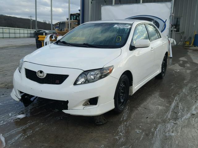 1NXBU40E99Z081534 - 2009 TOYOTA COROLLA BA WHITE photo 2