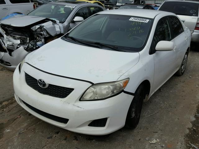 1NXBU40E19Z004947 - 2009 TOYOTA COROLLA BA WHITE photo 2