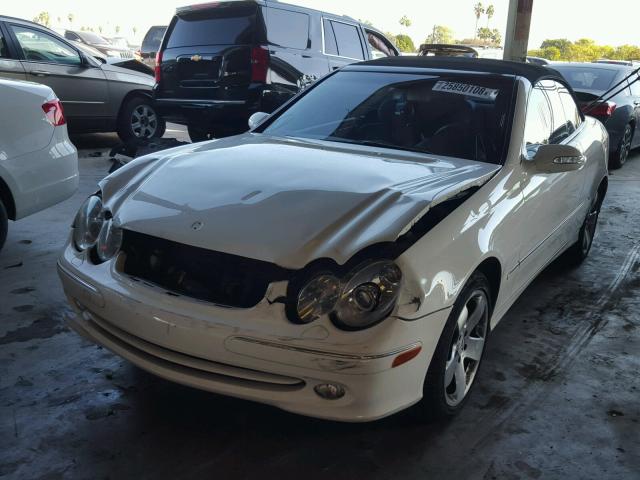 WDBTK65JX5F162345 - 2005 MERCEDES-BENZ CLK 320 WHITE photo 2