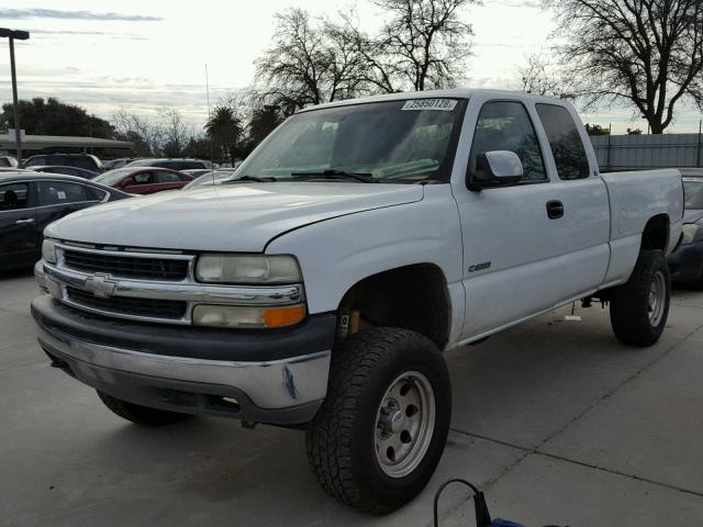 1GCEK19T1YE270520 - 2000 CHEVROLET SILVERADO WHITE photo 2