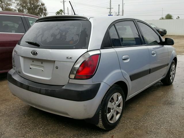 KNADE243196547756 - 2009 KIA RIO 5 SX SILVER photo 4