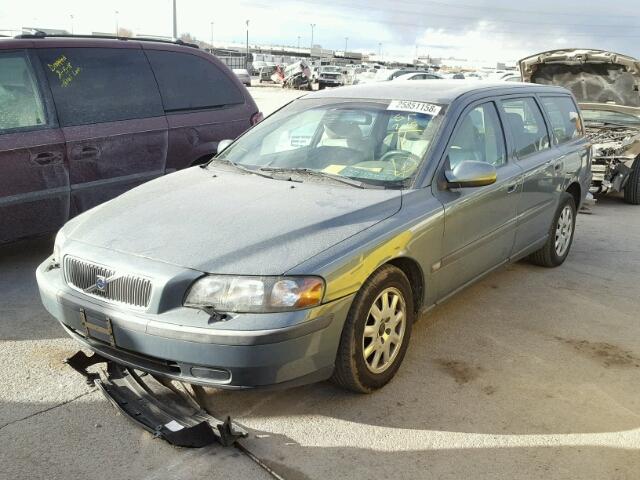 YV1SW61R921190105 - 2002 VOLVO V70 BLUE photo 2