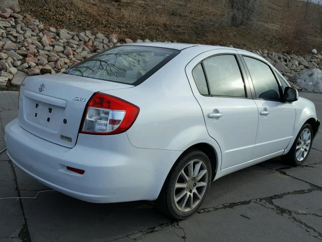 JS2YC5A23B6303402 - 2011 SUZUKI SX4 LE WHITE photo 4