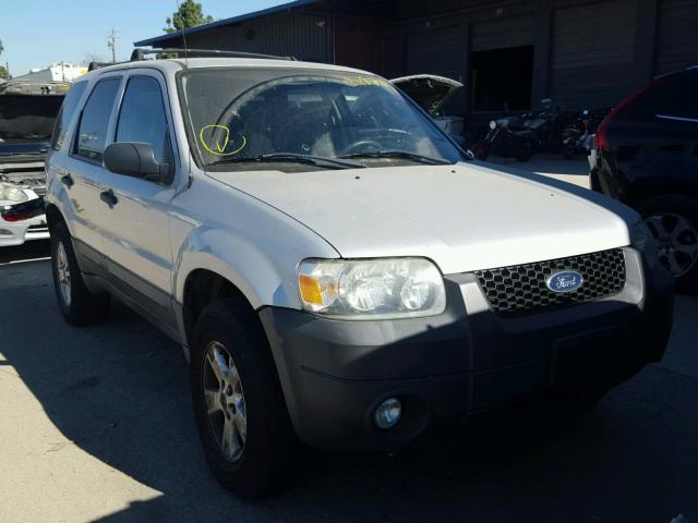 1FMYU031X7KB58769 - 2007 FORD ESCAPE XLT SILVER photo 1