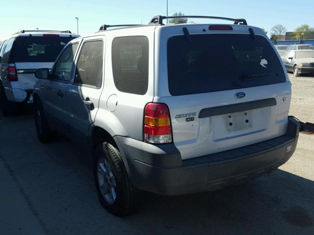 1FMYU031X7KB58769 - 2007 FORD ESCAPE XLT SILVER photo 3