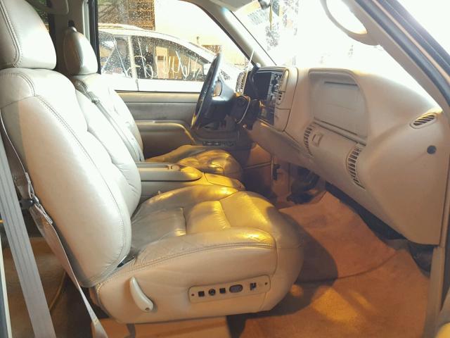 1GNEK13R5XJ364880 - 1999 CHEVROLET TAHOE K150 WHITE photo 5