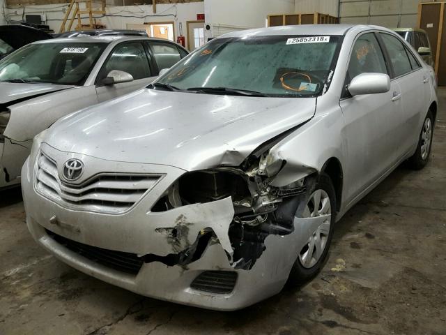 4T1BF3EK3BU183632 - 2011 TOYOTA CAMRY BASE SILVER photo 2