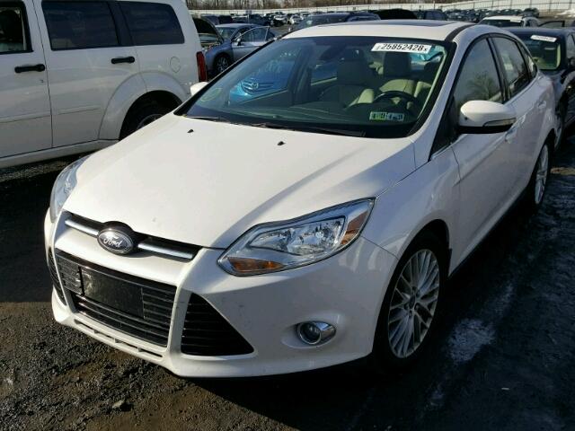 1FAHP3H28CL413010 - 2012 FORD FOCUS SEL WHITE photo 2