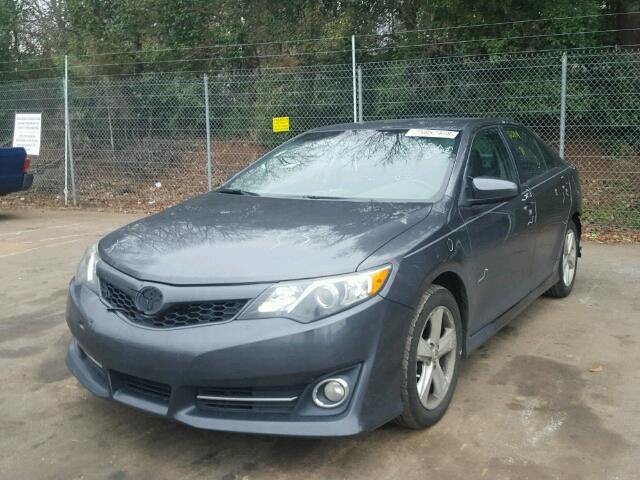 4T1BF1FK6CU133604 - 2012 TOYOTA CAMRY BASE GRAY photo 2