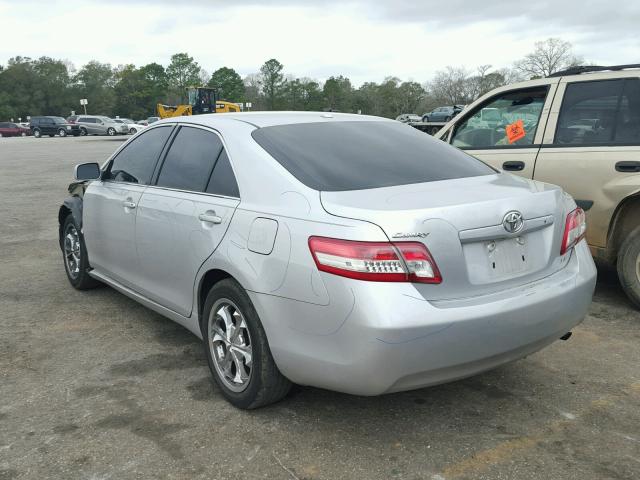 4T1BF3EK8BU140064 - 2011 TOYOTA CAMRY BASE SILVER photo 3