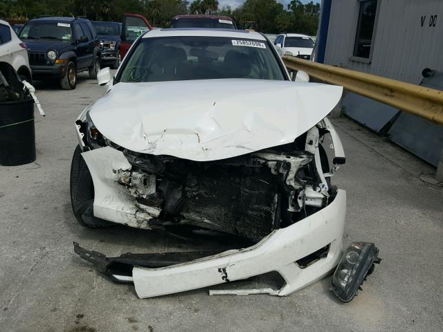 1HGCR3F86EA032598 - 2014 HONDA ACCORD EXL WHITE photo 9