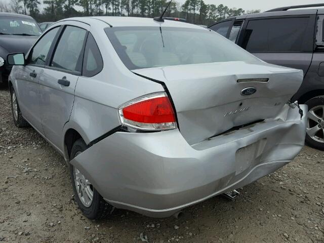 1FAHP35N79W220983 - 2009 FORD FOCUS SE SILVER photo 3