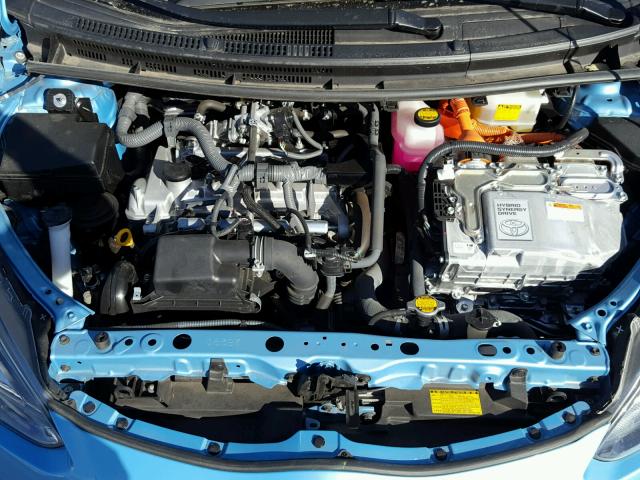 JTDKDTB32F1092298 - 2015 TOYOTA PRIUS C BLUE photo 7