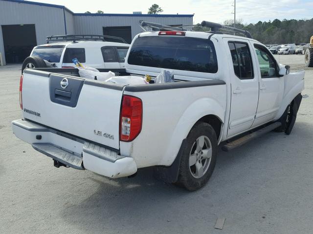 1N6AD07W17C464603 - 2007 NISSAN FRONTIER C WHITE photo 4