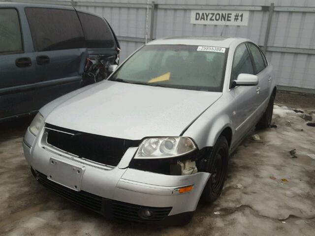 WVWRH63B22P010006 - 2002 VOLKSWAGEN PASSAT GLX SILVER photo 2