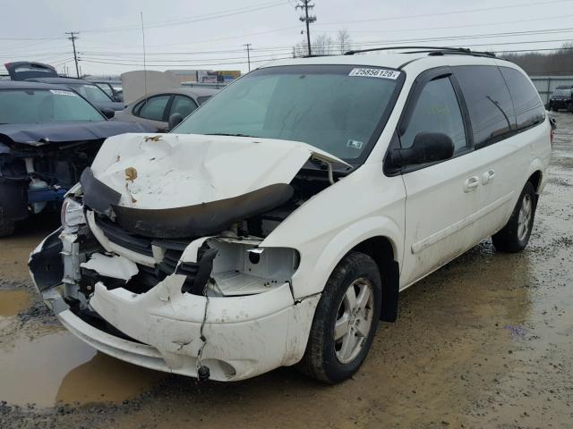 2D4GP44L47R283799 - 2007 DODGE GRAND CARA WHITE photo 2