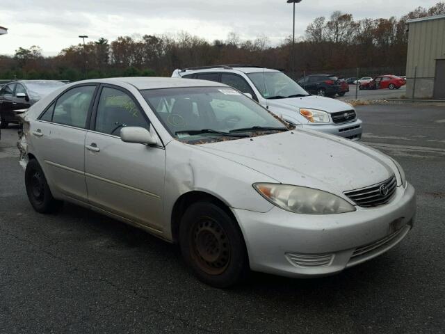 4T1BE30K25U010635 - 2005 TOYOTA CAMRY LE GRAY photo 1