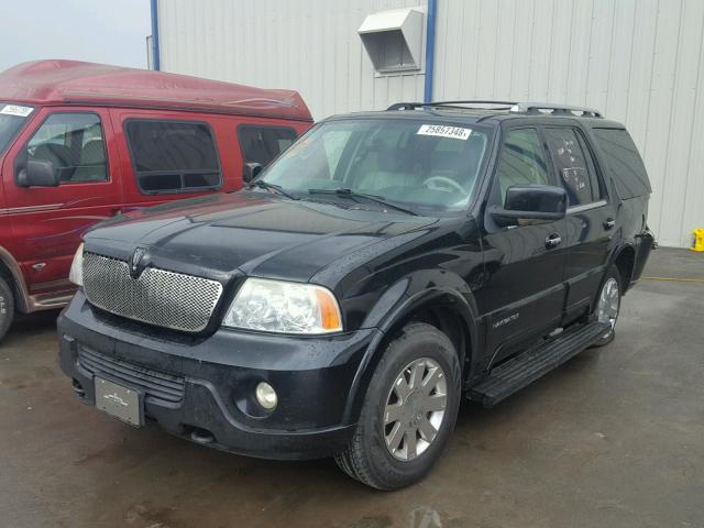 5LMFU27R24LJ15694 - 2004 LINCOLN NAVIGATOR BLACK photo 2