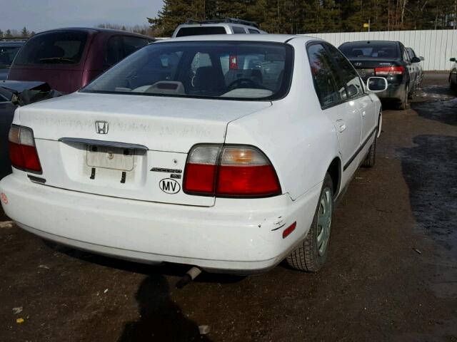 1HGCD5632TA230753 - 1996 HONDA ACCORD LX WHITE photo 4