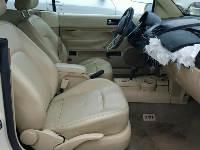 3VWCK21Y13M301270 - 2003 VOLKSWAGEN NEW BEETLE 白色 照片 5