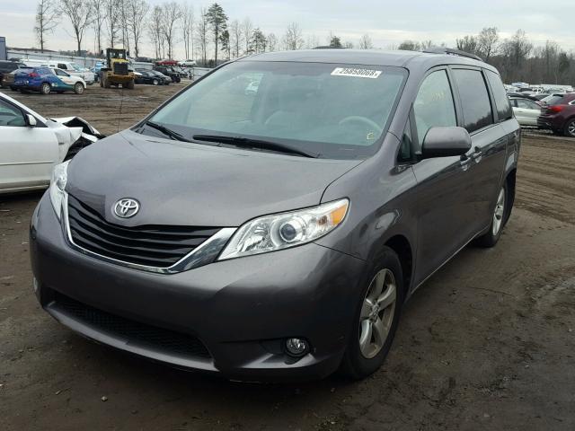 5TDKK3DC2CS218211 - 2012 TOYOTA SIENNA LE GRAY photo 2