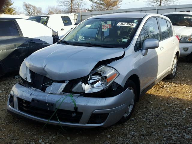 3N1BC13E47L402018 - 2007 NISSAN VERSA S SILVER photo 2