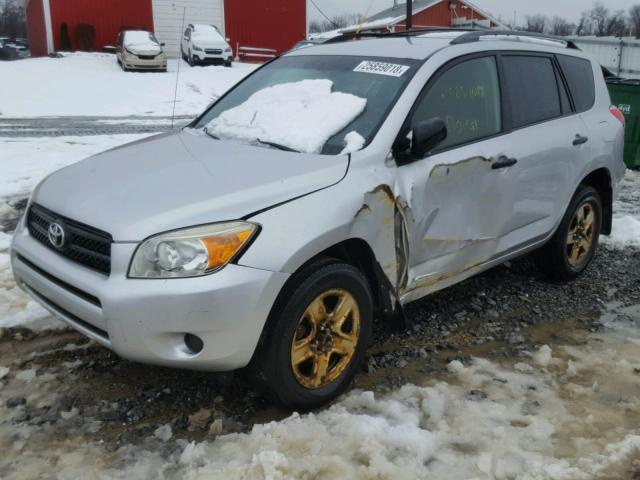 JTMBD33V576040815 - 2007 TOYOTA RAV4 SILVER photo 2