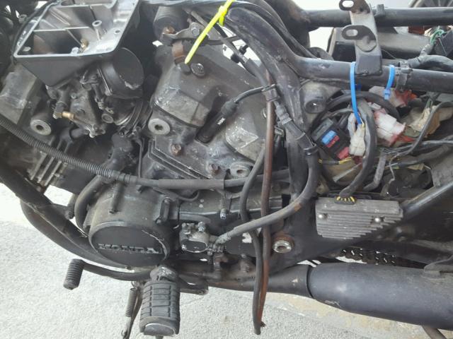 JH2PC1300FM100566 - 1985 HONDA VF500 C BLACK photo 7