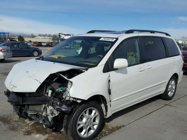 5TDZA22C16S437907 - 2006 TOYOTA SIENNA XLE WHITE photo 2