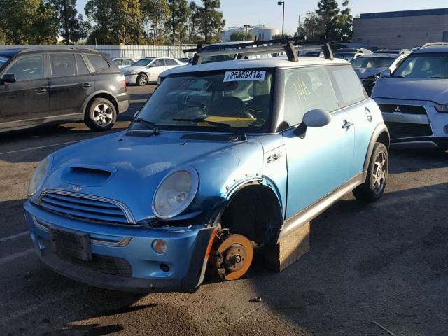 WMWRE33412TD52322 - 2002 MINI COOPER S BLUE photo 2